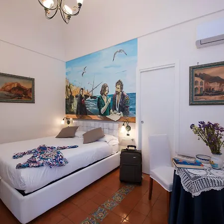 Hotel Antica Repubblica In Center At 100mt From The Sea 3*