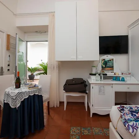 Hotel Antica Repubblica In Center At 100mt From The Sea 3*