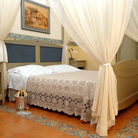 Hotel Antica Repubblica In Center At 100mt From The Sea